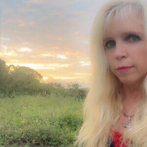 Meet your Posher, Wendi